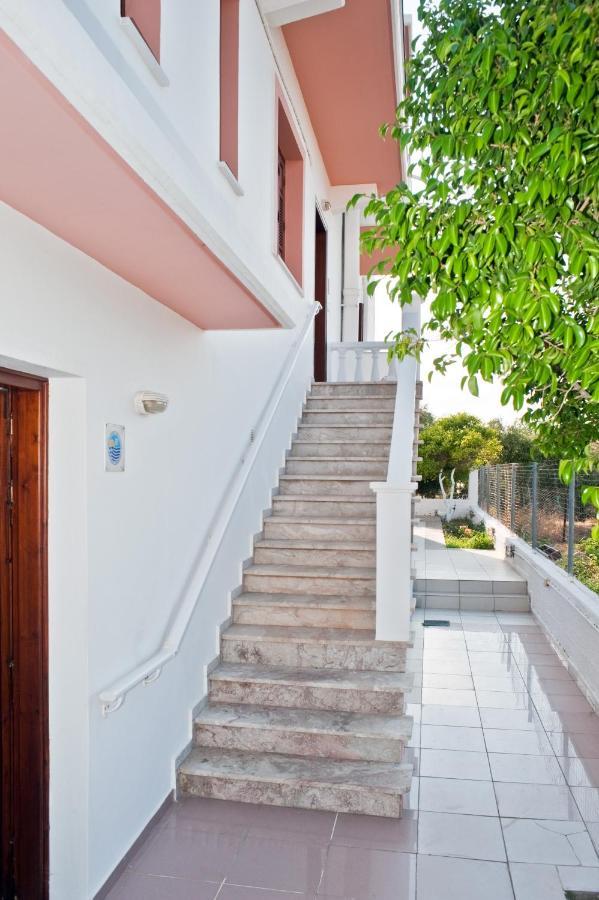 Captain Michalis Apartments Galatas  ภายนอก รูปภาพ