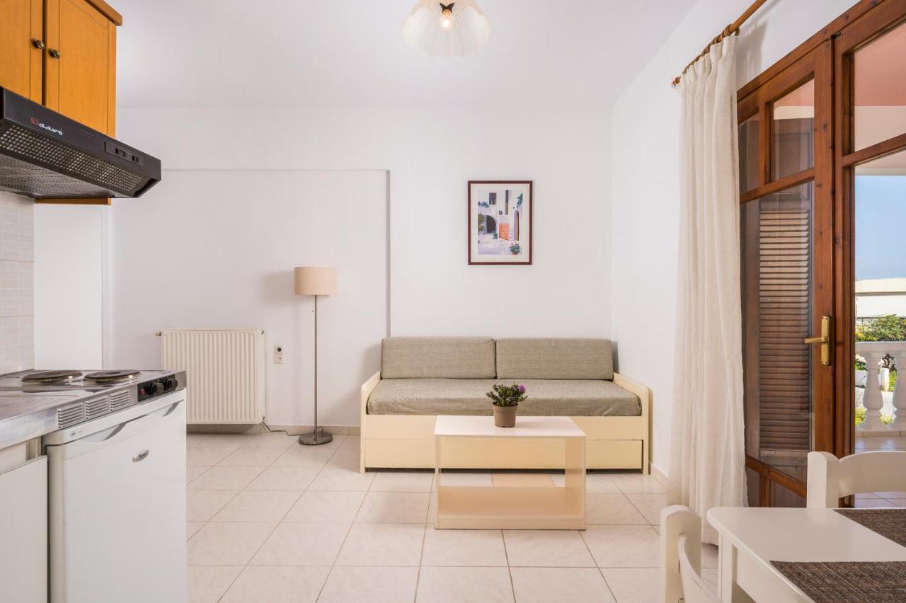 Captain Michalis Apartments Galatas  ภายนอก รูปภาพ